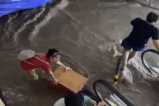 Banjir Terjang Pusat...