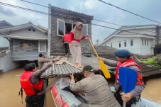 Banjir 3,5 Meter Rendam...