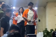 Polisi Tahan Nikita...