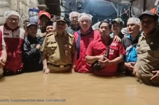 Sambangi Lokasi Banjir,...