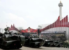 10 Negara dengan Anggaran...