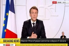 Moskow Bandingkan Macron...