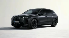 BMW iX M70 Diklaim Jadi...