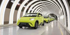BYD Berencana Bangun...