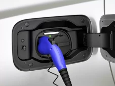 Toyota Luncurkan Mobil...