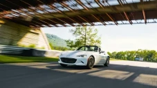 Mazda Bergeser ke Pasar...