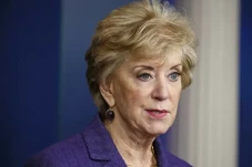 Profil Linda McMahon,...