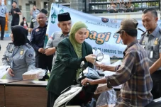 Berbagi di Bulan Suci,...