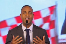 Patrick Kluivert Efek,...