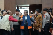 Jalani Sidang Perdana,...