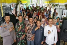 Reses di 6 Lokasi, Anggota...