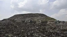Di Mana Gunung Sampah...