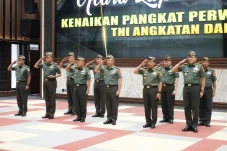 13 Kolonel TNI AD Pecah...