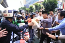 Kapolri Bareng Wartawan...