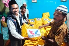 Berbagi di Bulan Suci,...