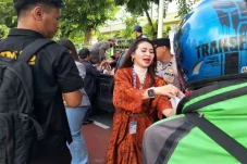 Menebarkan Kebahagiaan...