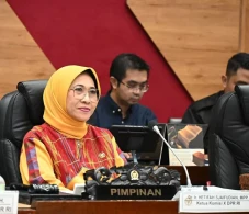 Pendidikan Hetifah Sjaifudian,...