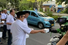 PMI dan MNC Peduli Bagi-bagi...
