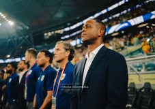 Awas, Patrick Kluivert...