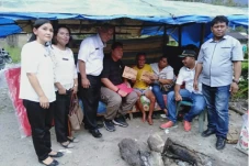 Peduli Korban Gempa,...