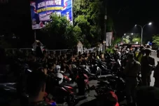 Konvoi Ratusan Geng...