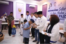 Bupati Labuhanbatu Selatan...