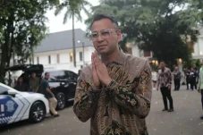 Raffi Ahmad Disemprot...
