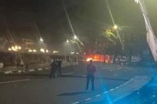 3 Demonstran Tolak UU...