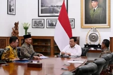 Prabowo Panggil Gubernur...