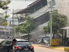Gempa Besar, Listrik...