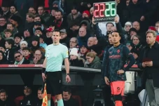Erick Thohir Hati-hati...