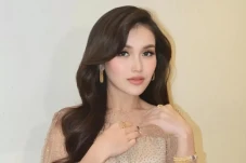 Libur Lebaran, Ayu Ting...