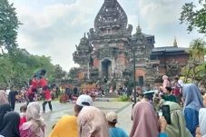 Hari Kedua Lebaran,...