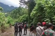 Lerai Bentrokan Warga,...