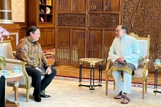 Airlangga Temui Anwar...