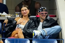 Hailey Baldwin Tak Sanggup...