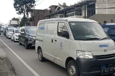 Puncak Arus Balik, One...
