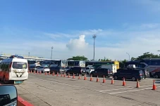 Puncak Arus Balik, Antrean...