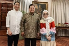 Wajah Melly Goeslaw...