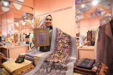Bersama BRI, Unici Songket...