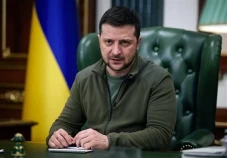 Zelensky Gunakan Detektor...
