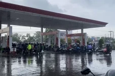 Mesin Pengisian di SPBU...