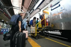 30.294 Penumpang Kereta...