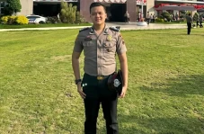 Polisi Bunuh Bayi di...