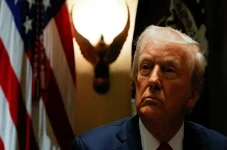 Donald Trump Ugal-ugalan,...