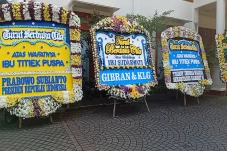 Karangan Bunga dari...