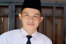 Geger! Guru SD di Pali...