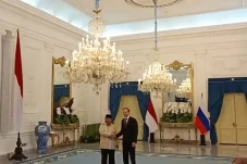 Presiden Prabowo Terima...
