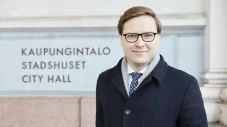 Siapa Daniel Sazonov?...