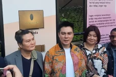 Baim Wong Akui Bercerai...